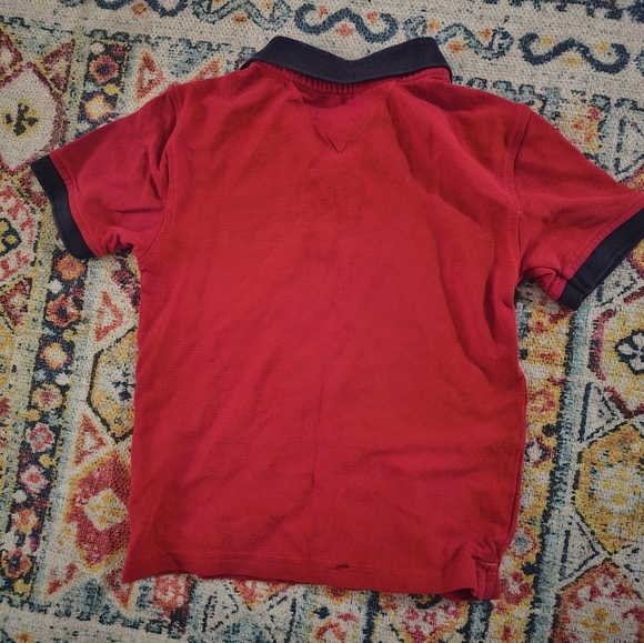 Kids red Tommy Hilfiger polo tee size 5 - Picture 2 of 5
